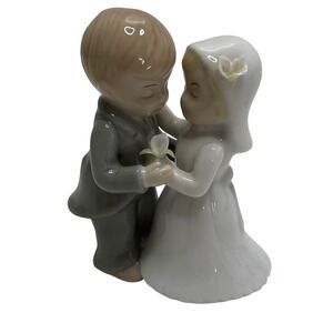 Royal Albert Porcelain Wedding Bride Groom Figurine 2007 Collectible Cake Topper